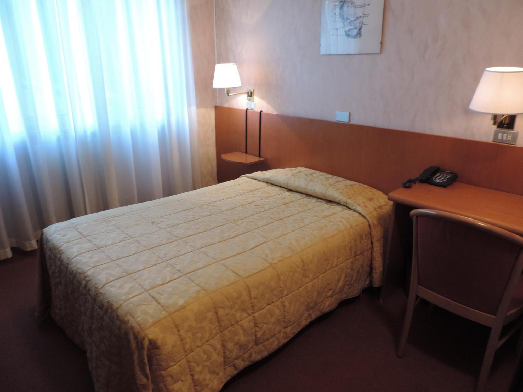Hotel Gama Melzo Pokój zdjęcie